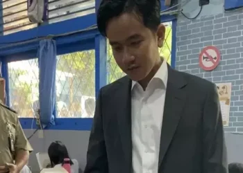 Gibran Tinjau Uji Coba Makan Bergizi Gratis di SDN 3 Menteng