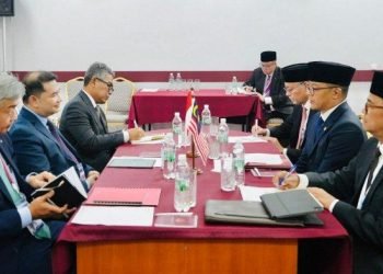 Bahas Kerja Sama Pendidikan, Menlu Sugiono Bertemu Menteri Ekonomi Malaysia