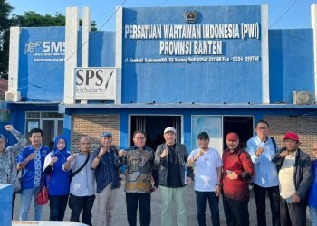 Ketua Umum PWI Zulmansyah Sekedang Kunjungi Sekretariat PWI Banten