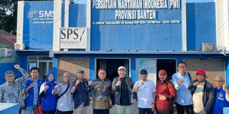 Ketua Umum PWI Zulmansyah Sekedang Kunjungi Sekretariat PWI Banten