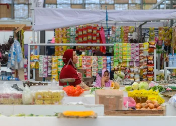 Pedagang Mulai Menempati Pasar Baros