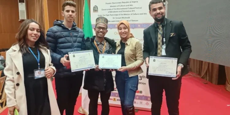 Santri Toreh prestasi di Brunai dan Aljazair Lewat 2 Kaligrafer