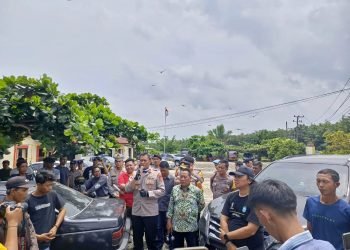 Masyarakat Unjuk Rasa di Polsek Way Tuba, Kapolres Way Kanan Minta Maaf