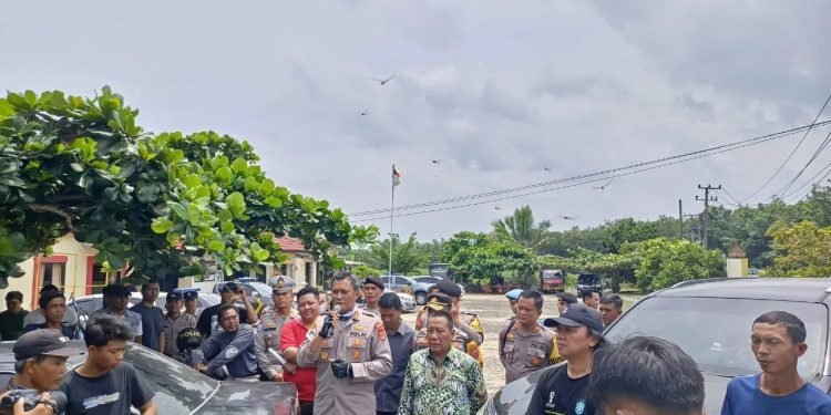 Masyarakat Unjuk Rasa di Polsek Way Tuba, Kapolres Way Kanan Minta Maaf