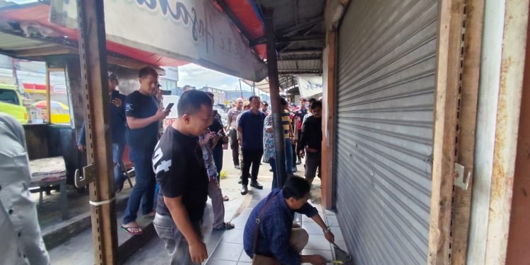 Gembok Dibuka, Pedagang Pasar Tambak Kembali Beraktivitas