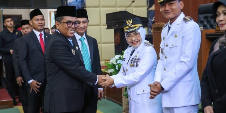 Gubernur Andra Soni Minta Bupati dan Wakil Bupati Pandeglang Adil dan Tidak Korupsi