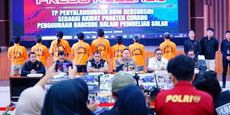 Bareskrim Polri Ungkap Kasus Penyalahgunaan BBM Bersubsidi di Jawa Timur dan Jawa Barat, Sita 16.400 Liter Solar Ilegal