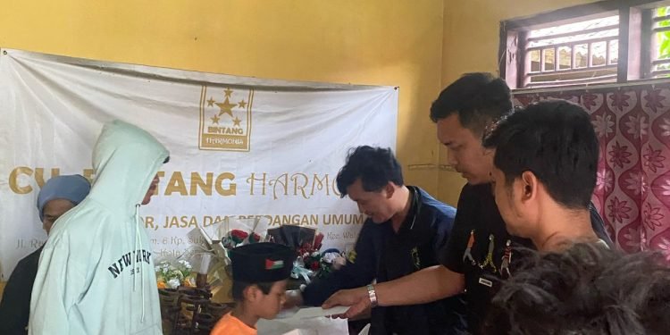 Ramadhan Penuh Berkah, Satreskrim Polres Serang Bagikan Takjil dan Santunan Pada Anak Yatim