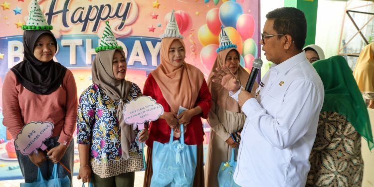 Imbau Masyarakat Cek Kesehatan Gratis, Gubernur Banten Andra Soni: Pemerintah Komitmen Menjaga Kesehatan Masyarakat