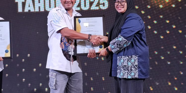 Anugrah Penghargaan AKBP Condro Sasongko Sebagai Tokoh Inspiratif Banten