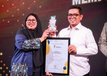 Gubernur Banten Andra Soni Raih Anugerah Ekbispar Award 2025 Kategori Tokoh Inspiratif
