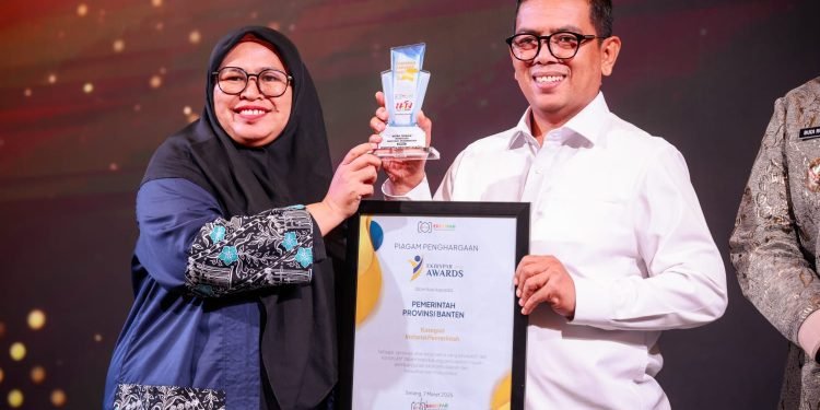 Gubernur Banten Andra Soni Raih Anugerah Ekbispar Award 2025 Kategori Tokoh Inspiratif