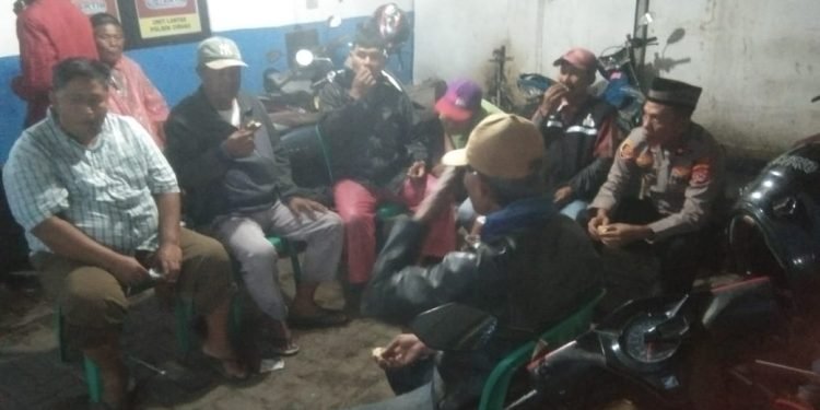 Kapolsek Ciruas Buka Puasa Bersama Dengan Puluhan Pengojek Pangkalan