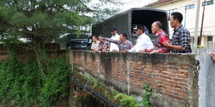 Gubernur Banten Andra Soni: Pemprov Banten Akan Bantu Perbaikan Jalan Kota Serang dan Normalisasi Hilir DAS Cibanten