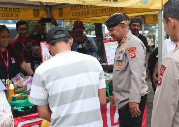 Kapolres Serang Meninjau Pelaksanaan Bazar Murah Ramadhan Polres Serang 