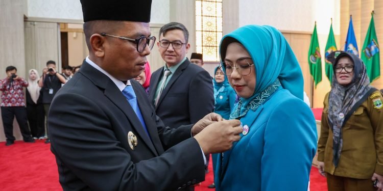 Gubernur Banten Andra Soni Lantik Pengurus TP PKK dan Pembina Posyandu Provinsi Banten Periode 2025 – 2030