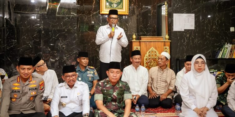 Safari Ramadan, Gubernur Banten Tekankan Efisiensi Anggaran dan Pendidikan Gratis