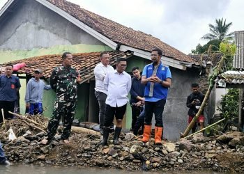  Penanganan Pendangkalan Sungai di Padarincang: Gubernur Andra Soni Turunkan 3 Alat Berat