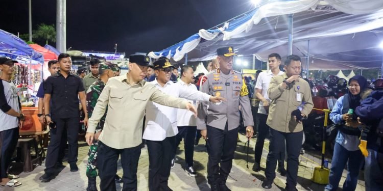 Tinjau Arus Mudik Tahun 2025, Gubernur Banten Andra Soni Pesan Jaga Kesehatan Tubuh dan Kendaraan