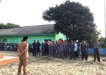 Disiplin Apel Pagi, Kepala Kampung Menanga Jaya Tekankan Pelayanan Prima