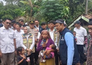 Mensos Gus Ipul Tinjau Langsung Rumah Warga Penerima Program RST di Serang