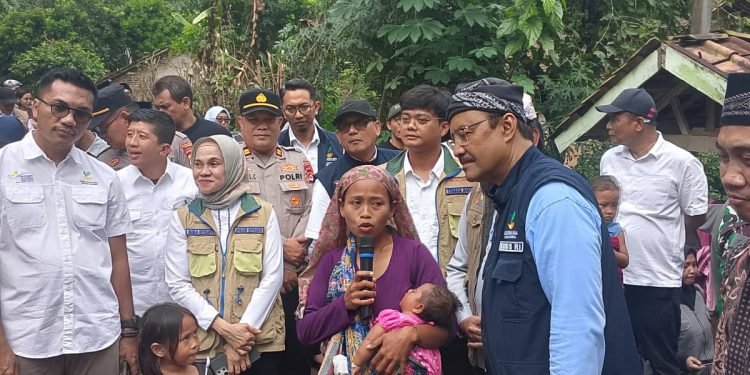 Mensos Gus Ipul Tinjau Langsung Rumah Warga Penerima Program RST di Serang