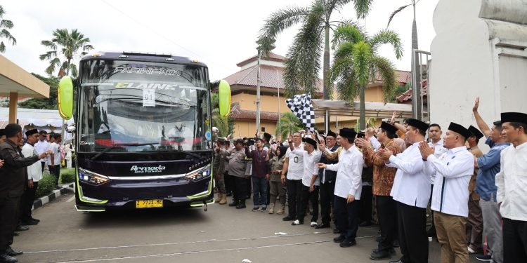 Wagub Banten Lepas Jamaah Haji Kloter Terakhir Kota Cilegon