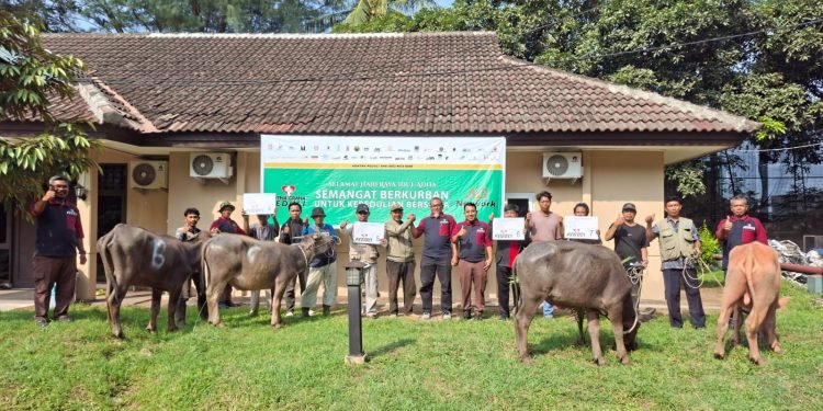 PT Angels Products Salurkan Hewan Kurban, Wujudkan Komitmen Sosial