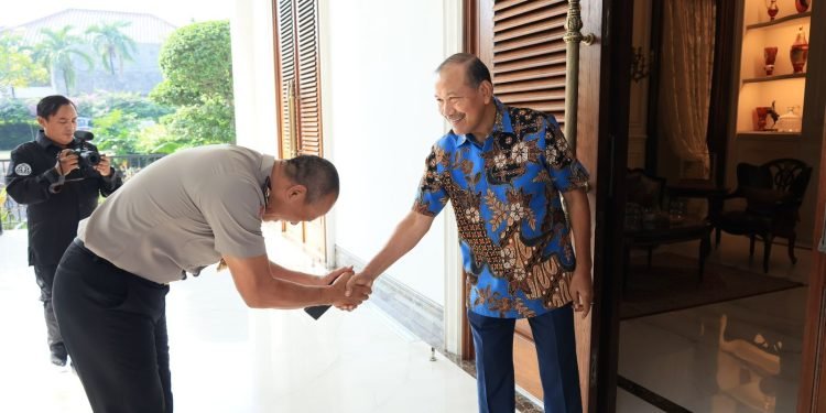 HUT Bhayangkara ke-79: Mabes Polri Jalin Silaturahmi Hangat dengan Jenderal (Purn) Badrodin Haiti