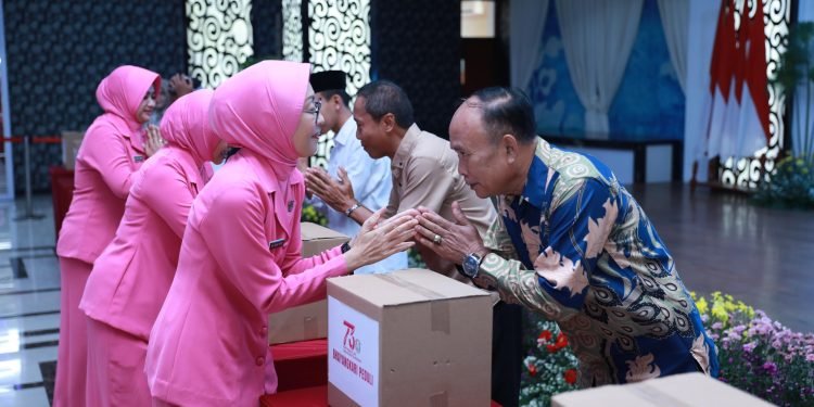 Sentuhan Hati Bhayangkari Jabar: Bakti Sosial yang Menyentuh Jiwa