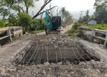 Perbaikan Jembatan Cikambuy di Kabupaten Serang Dimulai