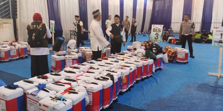 Polda Banten Kawal Jamaah Haji Pandeglang