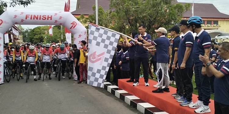 Jalan Sehat dan Sepeda Santai Meriahkan Hari Bhayangkara ke-79