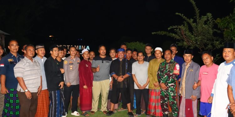 Siskamling: Garda Terdepan Keamanan di Tambak Gemilang