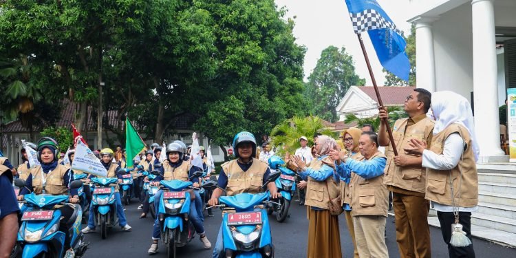 Gubernur Banten Lepas Kirab Keluarga,  Ajak Bangun Generasi Emas 2045
