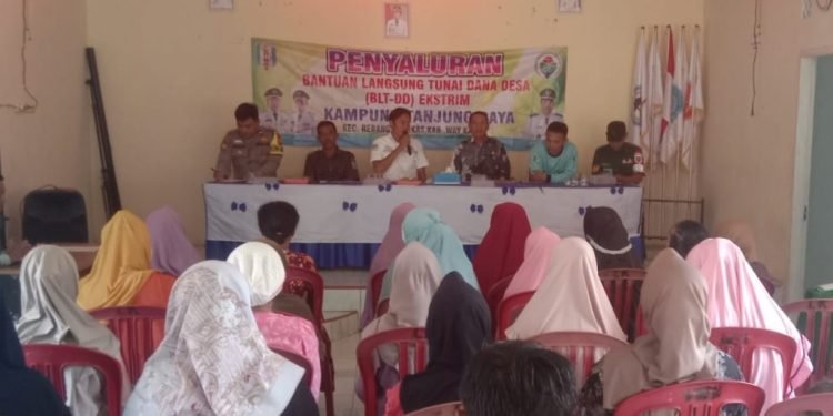 Berkah Jelang Idul Adha: BLT-DD Cair di Kampung Tanjung Raya