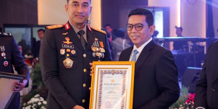 Penghargaan untuk Gubernur Banten