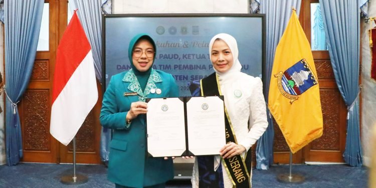 Ratu Rachmatuzakiyah Resmi Bawa Tongkat Estafeta Bunda PAUD