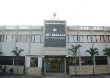 Jalan Ditutup,  Adu Mulut Warga dan Satpol PP di Tangsel