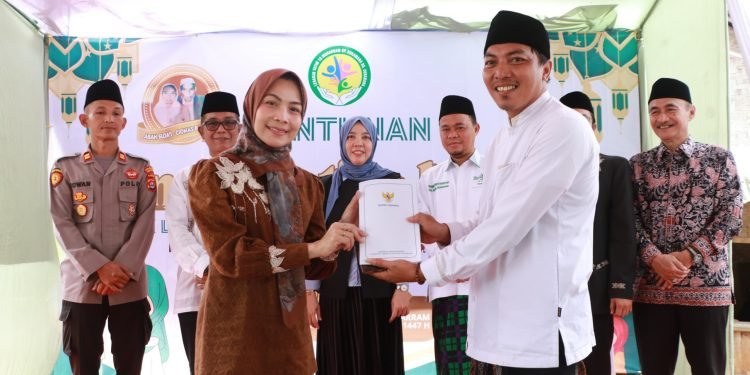 Bupati Serang Santuni Anak Yatim di Ciomas