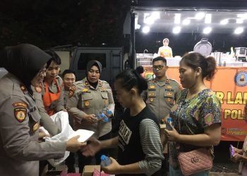 Bantuan Makanan untuk Korban Banjir Jakarta