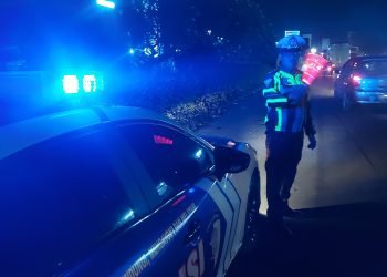 Blue Light Melintasi Serang-Jakarta: Amankan Jalan, Tertibkan Parkir