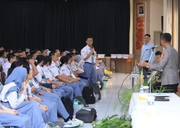 Kadiv Humas Polri Dorong Siswa Labschool Raih Sukses
