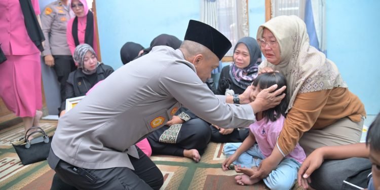 Kapolda Jabar Sampaikan Bela Sungkawa atas Gugurnya Aipda Anumerta Cecep