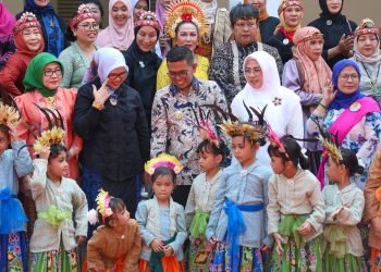 Gubernur Banten Ajak Perempuan Bangga Kenakan Kebaya