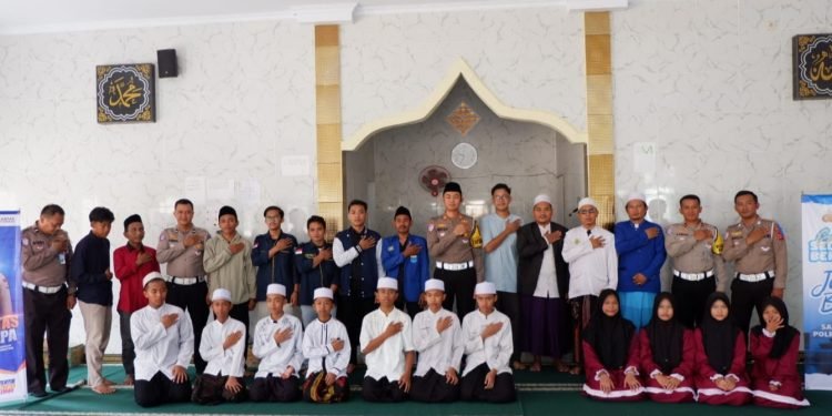 Jumat Berkah: Polres Serang Berbagi di Ponpes Baitul Qur’an