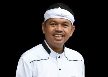 Dedi Mulyadi Bantu Sekolah Jabar
