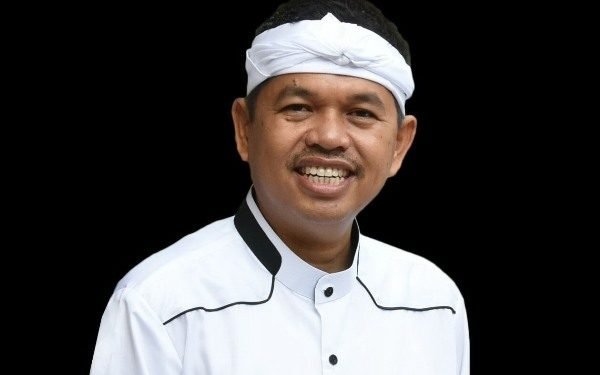Dedi Mulyadi Bantu Sekolah Jabar