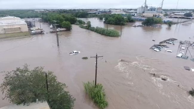 Tragedi Texas: Banjir Bandang Sapu Perkemahan, 32 Tewas!