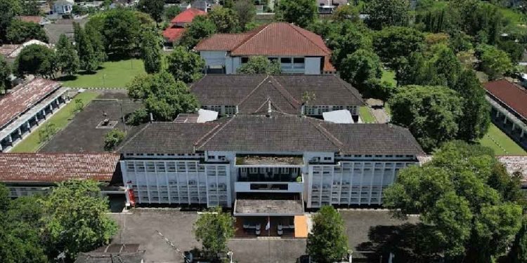 Sekolah Rakyat Mewah, Tapi Siswa Pilih Pulang?